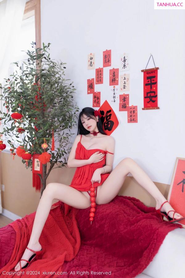   [XiuRen]高清写真图 2024.02.08 No.8098 幼幼 春节美腿第29张图片